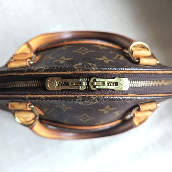 Authentic Louis Vuitton Monogram Ellipse PM Handbag - Picture 7 of 11